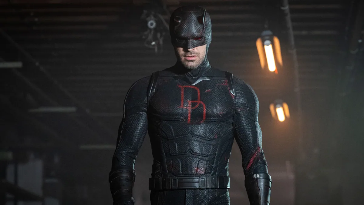 charlie cox calls for 'daredevil' revival at comic con