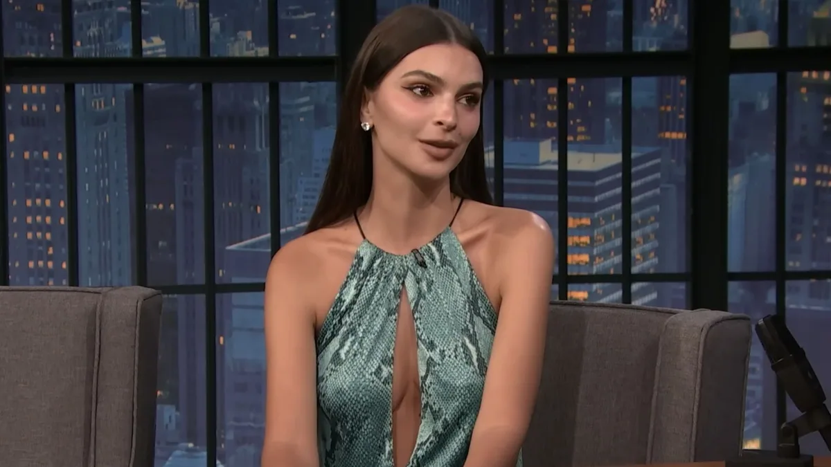 ratajkowski's snake-skin dress draws attention
